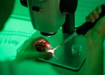 Ποιο το μέλλον των 18 παιδιών που γεννήθηκαν από το σπέρμα του δότη με μετάλλαξη που προκαλεί καρκίνο