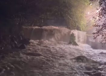 Απόκοσμο σκηνικό στα Λουτρά Πόζαρ – Εντυπωσιακές εικόνες