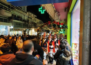 «Αναστάτωσαν» ευχάριστα το κέντρο των Γιαννιτσών οι Μωμόγεροι