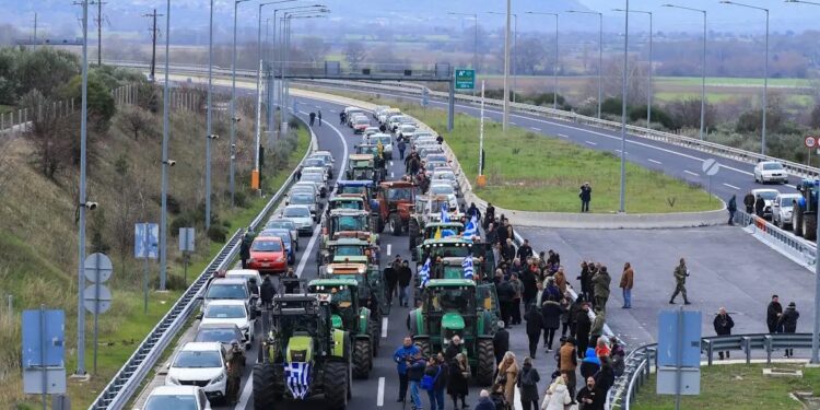 Κυκλοφοριακές ρυθμίσεις λόγω των αγροτικών μπλόκων – Πως θα επιστρέψουν οι εκδρομείς