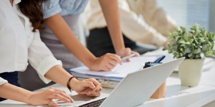 Δουλέψαμε 177 ημέρες το 2025 για να καλύψουμε τις υποχρεώσεις μας προς το κράτος, δείχνει μελέτη