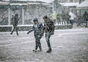 Σκηνικού «ρωσικού χειμώνα» το Σαββατοκύριακο σε όλη τη χώρα: Ραγδαία πτώση της θερμοκρασίας και χιόνια σε χαμηλά υψόμετρα