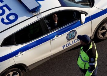 Πέλλα: Οδηγούσε χωρίς δίπλωμα – Είχε στο όχημά του συσκευασίες κοκαΐνης