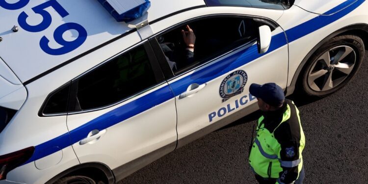 Πέλλα: Οδηγούσε χωρίς δίπλωμα – Είχε στο όχημά του συσκευασίες κοκαΐνης