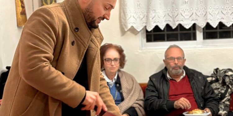 Αλησμόνητες Πατρίδες Αλμωπίας: Σε ζεστό και εορταστικό κλίμα η κοπή της βασιλόπιτας