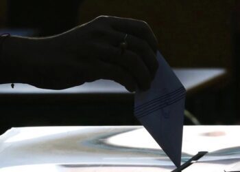 Δημοσκόπηση MRB: Προβάδισμα για ΝΔ – Δεύτερη η Κωνσταντοπούλου στην καταλληλότητα για πρωθυπουργός