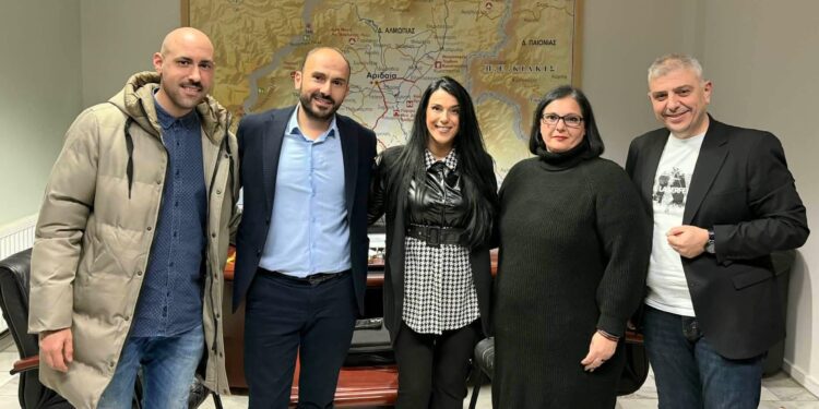 Αυτή είναι η Βασίλισσα του φετινού Καρατζοβίτικου Καρναβαλιού