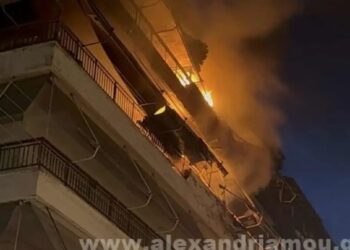 Φωτιά σε διαμερίσματα στην Αλεξάνδρεια Ημαθίας