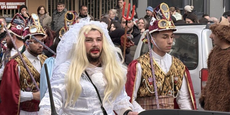 Αριδαία: Η πόλη χορεύει στο ρυθμό των Μωμόγερων