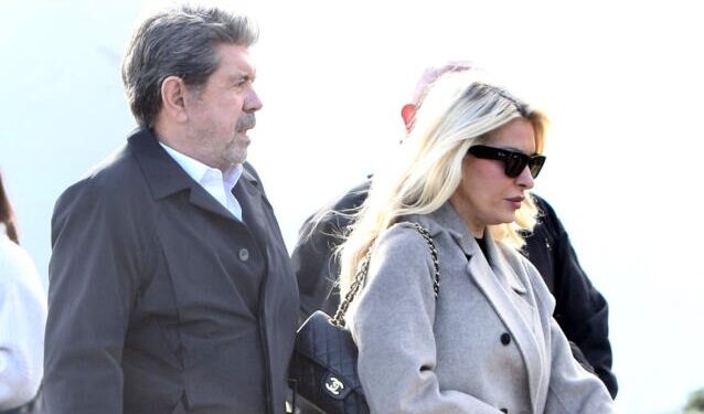 Ελένη Μενεγάκη – Γιάννης Λάτσιος: Μαζί στην κηδεία του Γιώργου Παπαδάκη