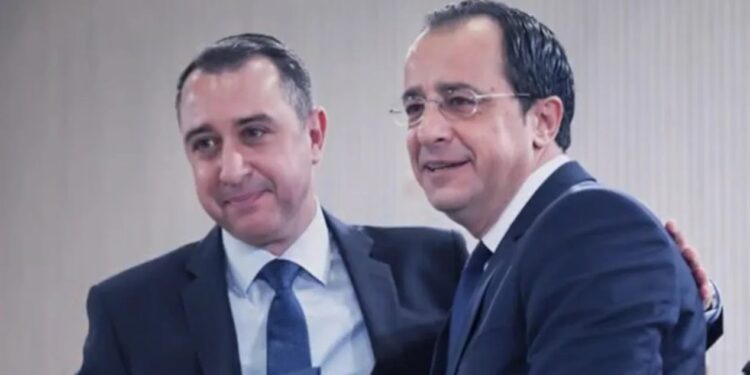 Κύπρος: Πολιτικός σεισμός από βίντεο με καταγγελίες για μίζες στο Προεδρικό – Τι απαντά η κυβέρνηση