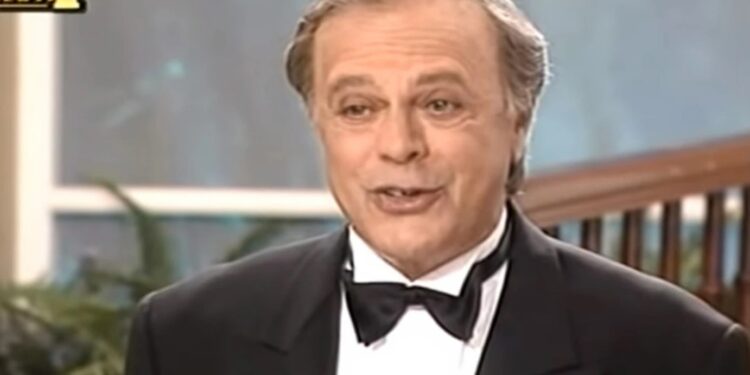 Οι πιο χαρακτηριστικές ατάκες του Γιάγκου Δράκου στην «Λάμψη» που έμειναν αξέχαστες