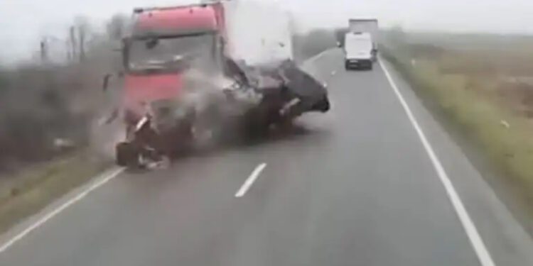 Πολύνεκρο τροχαίο στη Ρουμανία με οπαδούς του ΠΑΟΚ που ταξίδευαν στη Γαλλία – Πληροφορίες για 7 νεκρούς