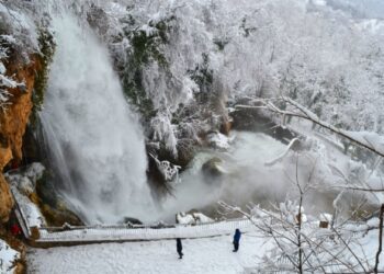 Έρχεται ραγδαία επιδείνωση με χιόνια, μποφόρ και καταρρακτώδεις βροχές – Πυκνές χιονοπτώσεις και στην Πέλλα