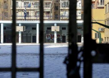 Κόκκινος συναγερμός για την κακοκαιρία: Κλειστά σχολεία