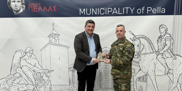 Επίσκεψη του νέου Διοικητή της ΙΙης Μ/Κ Μεραρχίας Πεζικού στον Δήμαρχο Πέλλας