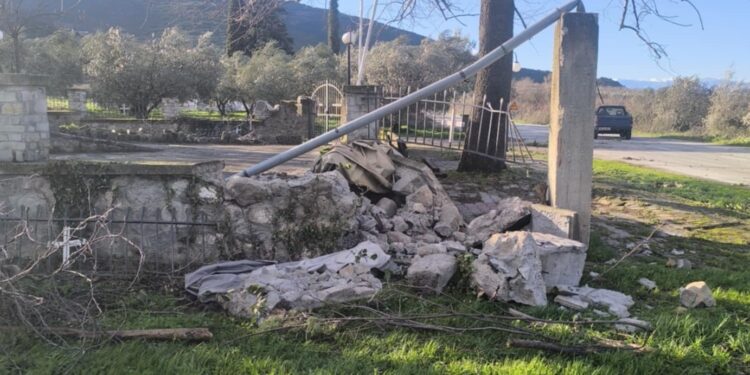 Αλμωπία: Ποια σχολεία θα είναι κλειστά την Πέμπτη λόγω των εκτεταμένων ζημιών που προκάλεσαν οι ισχυροί άνεμοι