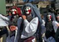 «Βούλιαξε» η Νάουσα στην κορύφωση της Αποκριάς – Αναβίωσε το μοναδικό δρώμενο «Γενίτσαροι και Μπούλες»