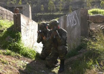 Στρατιωτική θητεία: Νέο μοντέλο από σήμερα – Αλλαγή στη βασική εκπαίδευση, αύξηση της μηνιαίας αποζημίωσης