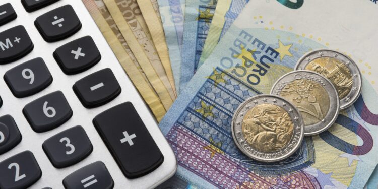 Δώρο Πάσχα 2026: Πότε πληρώνεται – Ποιοι το δικαιούνται και πώς υπολογίζεται