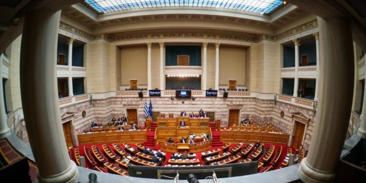 Αντίστροφη μέτρηση για τη Συνταγματική Αναθεώρηση: Οι αλλαγές για υπουργούς, ΑΕΙ, Δημόσιο και το «στοίχημα» της συναίνεσης