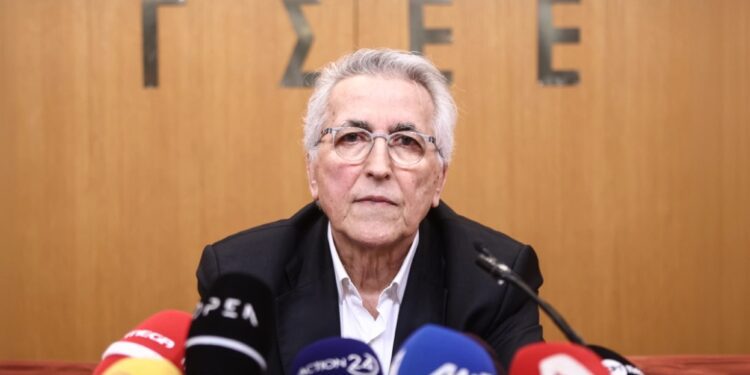 «Θα είμαι ξανά υποψήφιος για τη ΓΣΕΕ», λέει ο Παναγόπουλος και αφήνει «καρφιά» για τα ποσοστά του ΠΑΣΟΚ