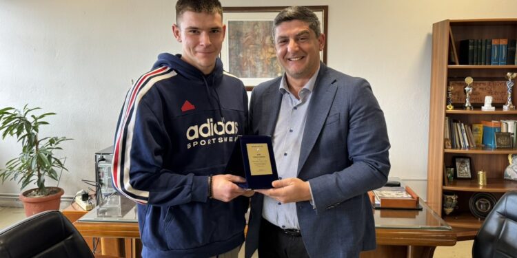 Ο Δήμος Πέλλας τίμησε την Εθελοντική Ομάδα Κρύας Βρύσης για την ανιδιοτελή προσφορά της