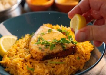 Συνταγή για λεμονάτο ρύζι με μπακαλιάρο