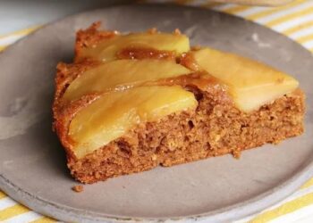 Συνταγή για ανάποδη μηλόπιτα στη νηστίσιμη εκδοχή της – χωρίς ζάχαρη