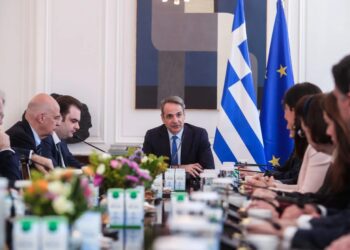 Στα 920 ευρώ ο κατώτατος μισθός – Μηνιαία αύξηση 40 ευρώ από πέρυσι, σχεδόν μισός μισθός ετησίως