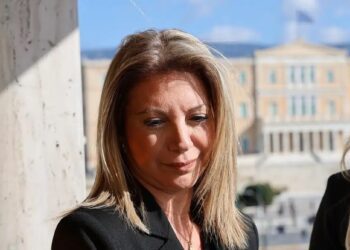 Οι συγγενείς θυμάτων Τεμπών απαντούν στην Καρυστιανού – Κινούνται νομικά για συντονισμένες επιθέσεις και στοχοποίηση προσώπων