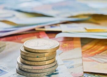 Έρχονται μέτρα για τις ανατιμήσεις στην ενέργεια – Φρένο στα σενάρια για Επίδομα Πάσχα