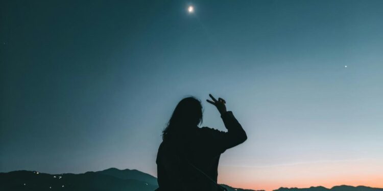 Νέα Σελήνη: Τα 4 ζώδια που θα δουν επιτέλους μια μεγάλη επιθυμία να γίνεται πραγματικότητα