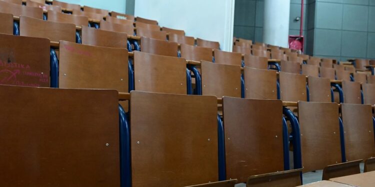 Πώς 400.000 απόφοιτοι ΤΕΙ θα αποκτήσουν ισότιμα πτυχία με τα αντίστοιχα πανεπιστημιακά τμήματα