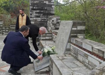 Σε κλίμα βαθιάς συγκίνησης το τρισάγιο για τους 21 μαθητές από το Μακροχώρι Ημαθίας