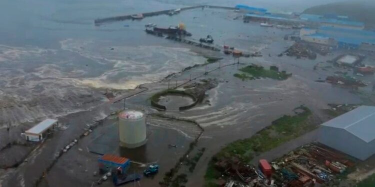 Σεισμός 7,4 Ρίχτερ στην Ιαπωνία – Προειδοποίηση για τσουνάμι