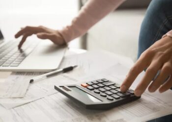 Πώς να ρυθμίσετε τις οφειλές σας σε 72 δόσεις – Δεύτερη ευκαιρία για χρέη σε ΑΑΔΕ και ΕΦΚΑ