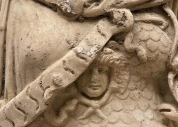 Τουρκία: Αποκαλύφθηκε άγαλμα της θεάς Αθηνάς ύψους 2 μέτρων στην αρχαία ελληνική πόλη Λαοδικεία