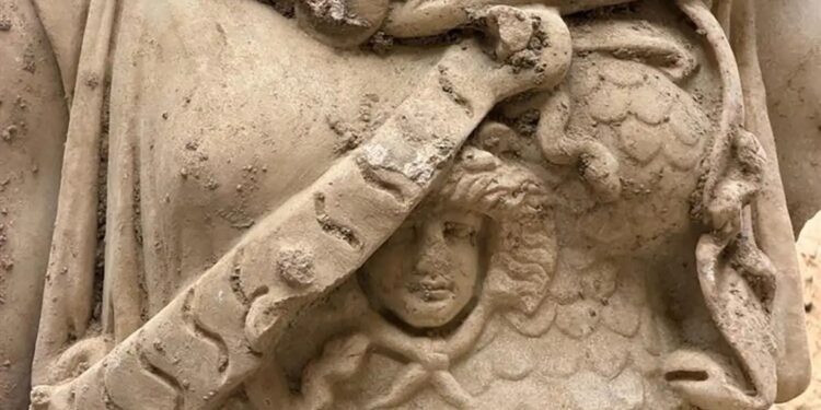 Τουρκία: Αποκαλύφθηκε άγαλμα της θεάς Αθηνάς ύψους 2 μέτρων στην αρχαία ελληνική πόλη Λαοδικεία