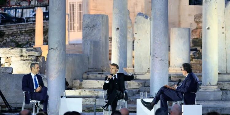 Μακρόν: Αν η Τουρκία απειλήσει την Ελλάδα, θα είμαστε εδώ