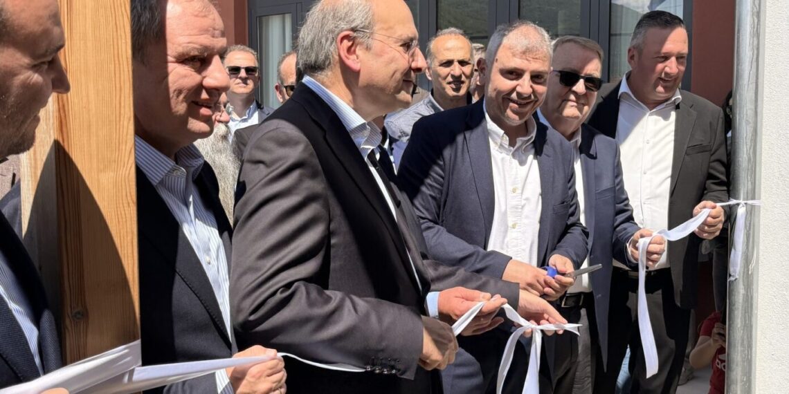 Θερμή υποδοχή του Κωστή Χατζηδάκη στους Προμάχους Αλμωπίας