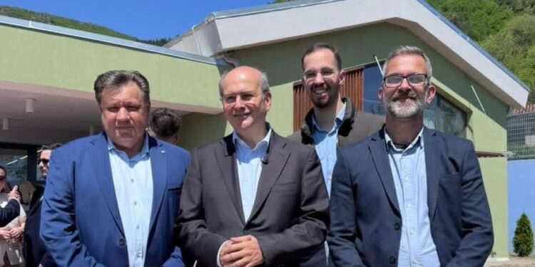 Δυναμικό παρών της ΔΗΜ.Τ.Ο. Αλμωπίας στην επίσκεψη Χατζηδάκη στους Προμάχους