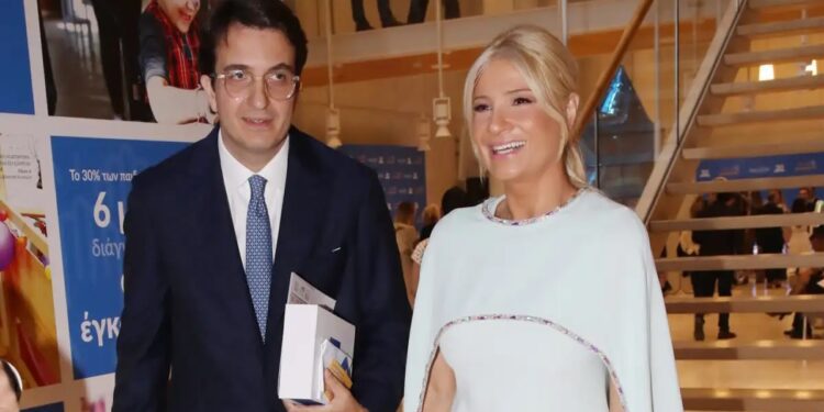Η Φαίη Σκορδά έκανε την πρώτη κοινή εμφάνιση με τον μέλλοντα σύζυγό της Αλέξανδρο Αθανασιάδη