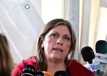 Δικογραφία σε βάρος της Κωνσταντοπούλου επειδή βιντεοσκοπούσε αστυνομικούς στο δικαστήριο