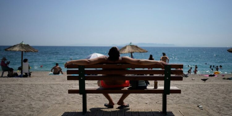 Καιρός: Έρχεται εντυπωσιακή άνοδος της θερμοκρασίας – Τάση για πρώτο θερμό επεισόδιο τον Μάιο