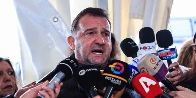 Πλακιάς για Καρυστιανού: «Τα περιστέρια έχουν χαμηλές πτήσεις και καταλήγουν σε κατσαρόλα»