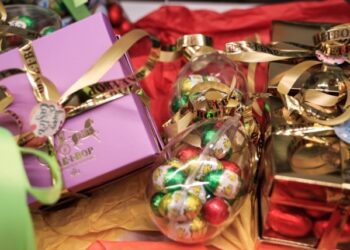 «Τσουχτερό» φέτος το πασχαλινό τραπέζι: Πού θα κυμανθούν οι τιμές σε αρνί, αυγά, τσουρέκια