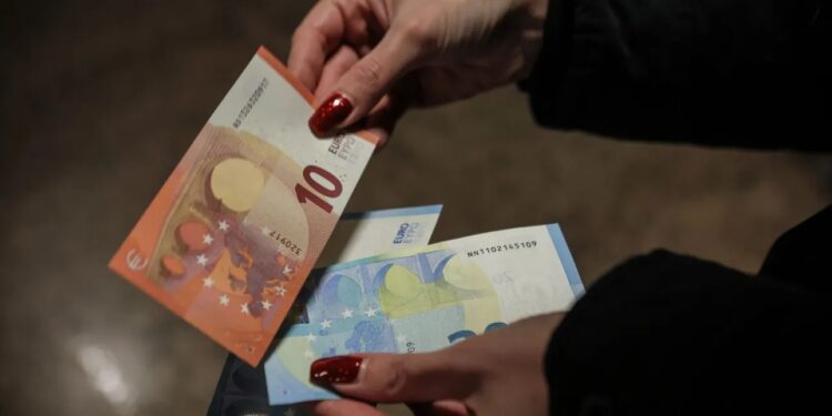 Ξεκίνησε η προπληρωμή επιδομάτων, παροχών και Δώρου Πάσχα – Τι πρέπει να γνωρίζετε