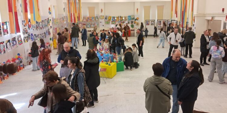 Εγκαίνια παιδικής εικαστικής έκθεσης στο 1ο Δημοτικό Σχολείο Αριδαίας