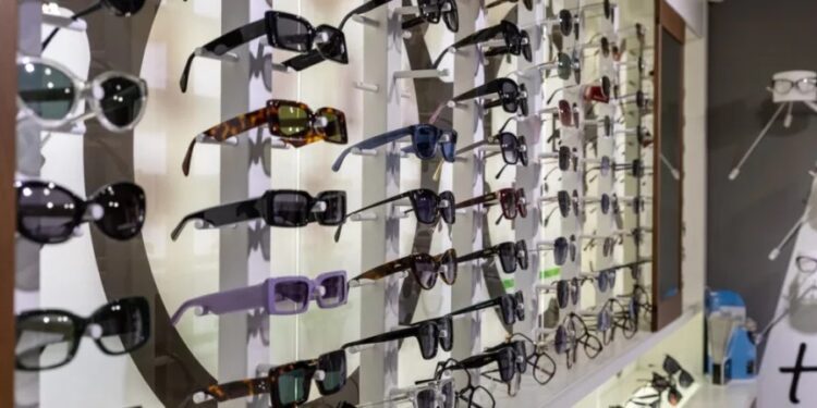 Ενημέρωση για τη νόμιμη διάθεση οπτικών ειδών